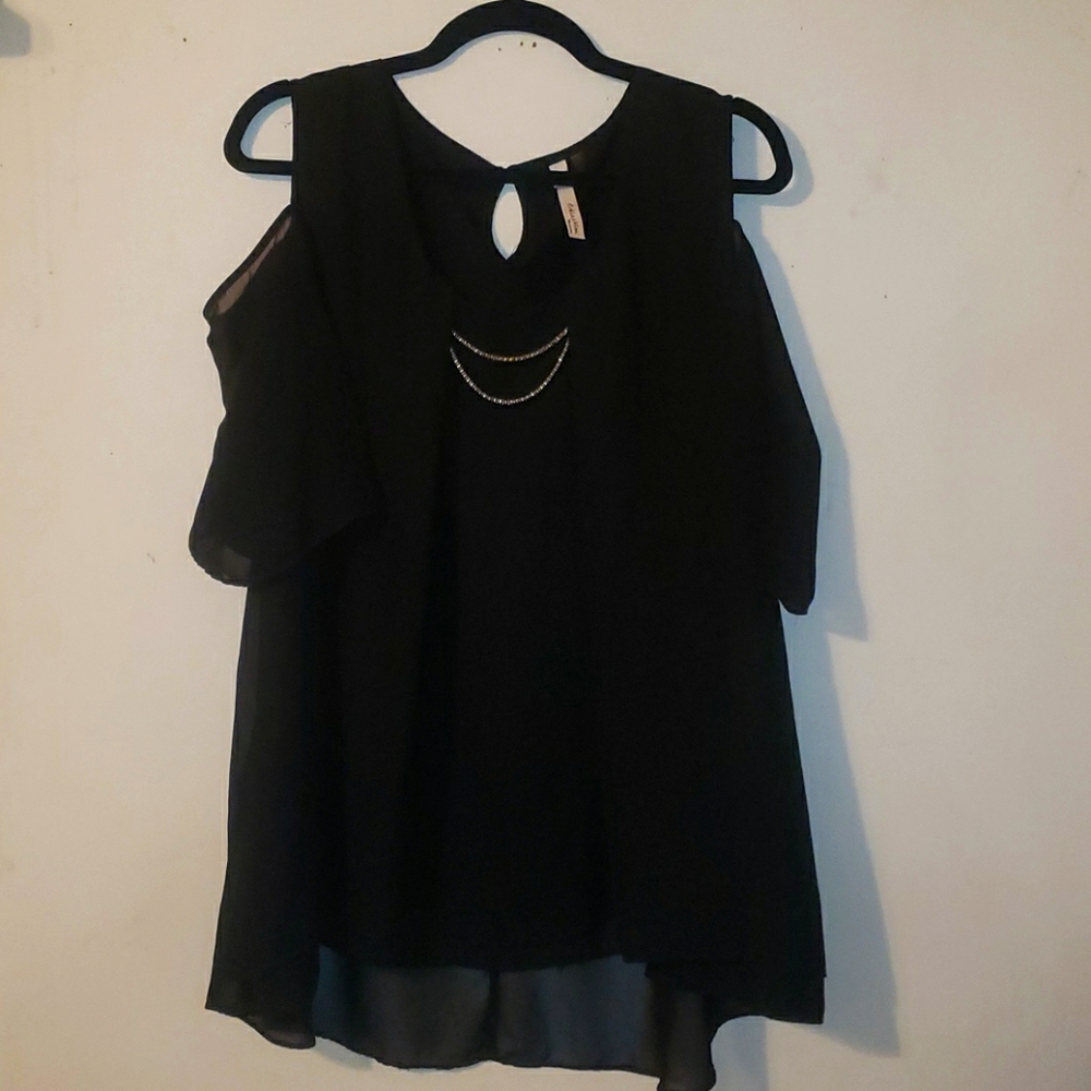 Collection Woman Black Cold Shoulder Top